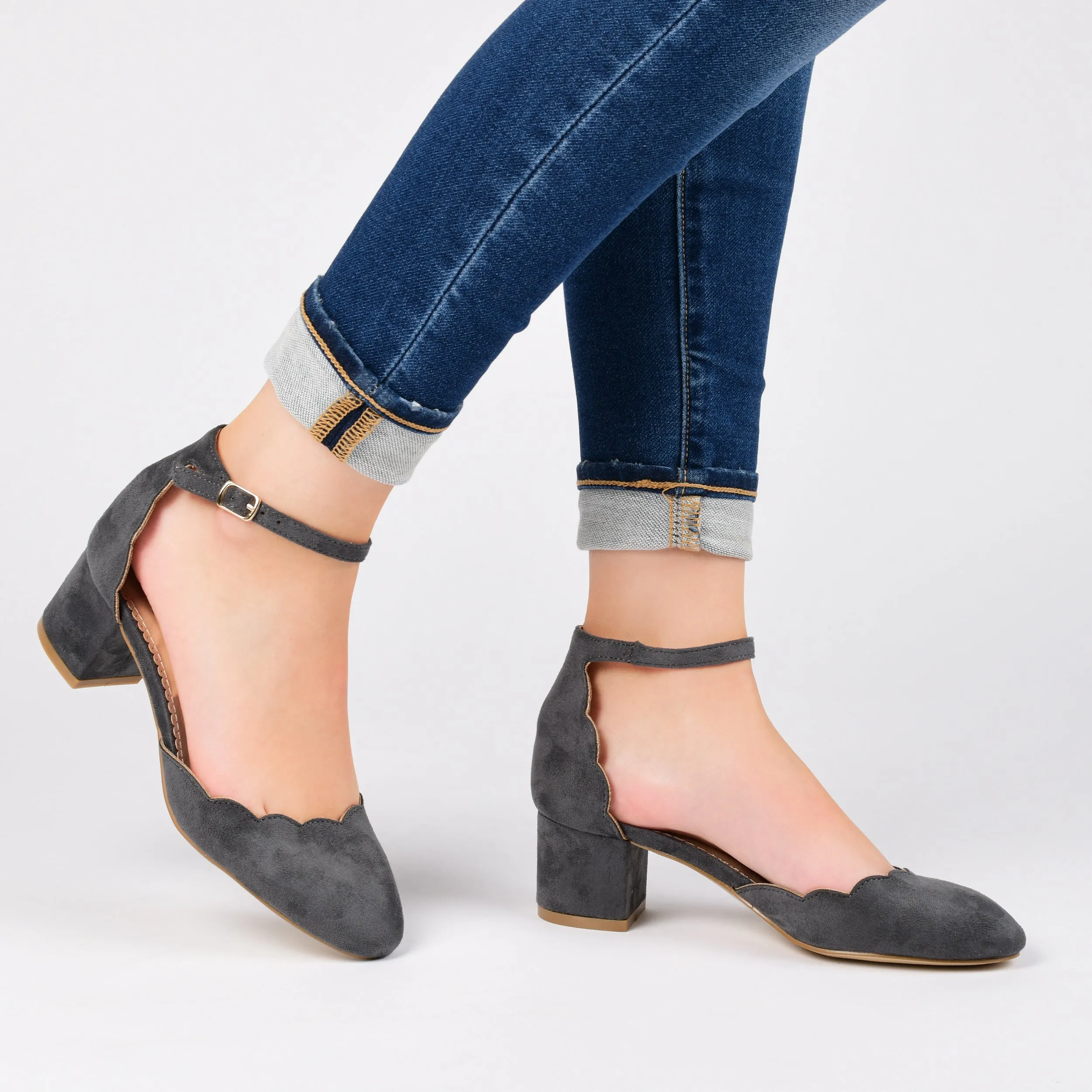 Journee Collection Women's Edna Pump