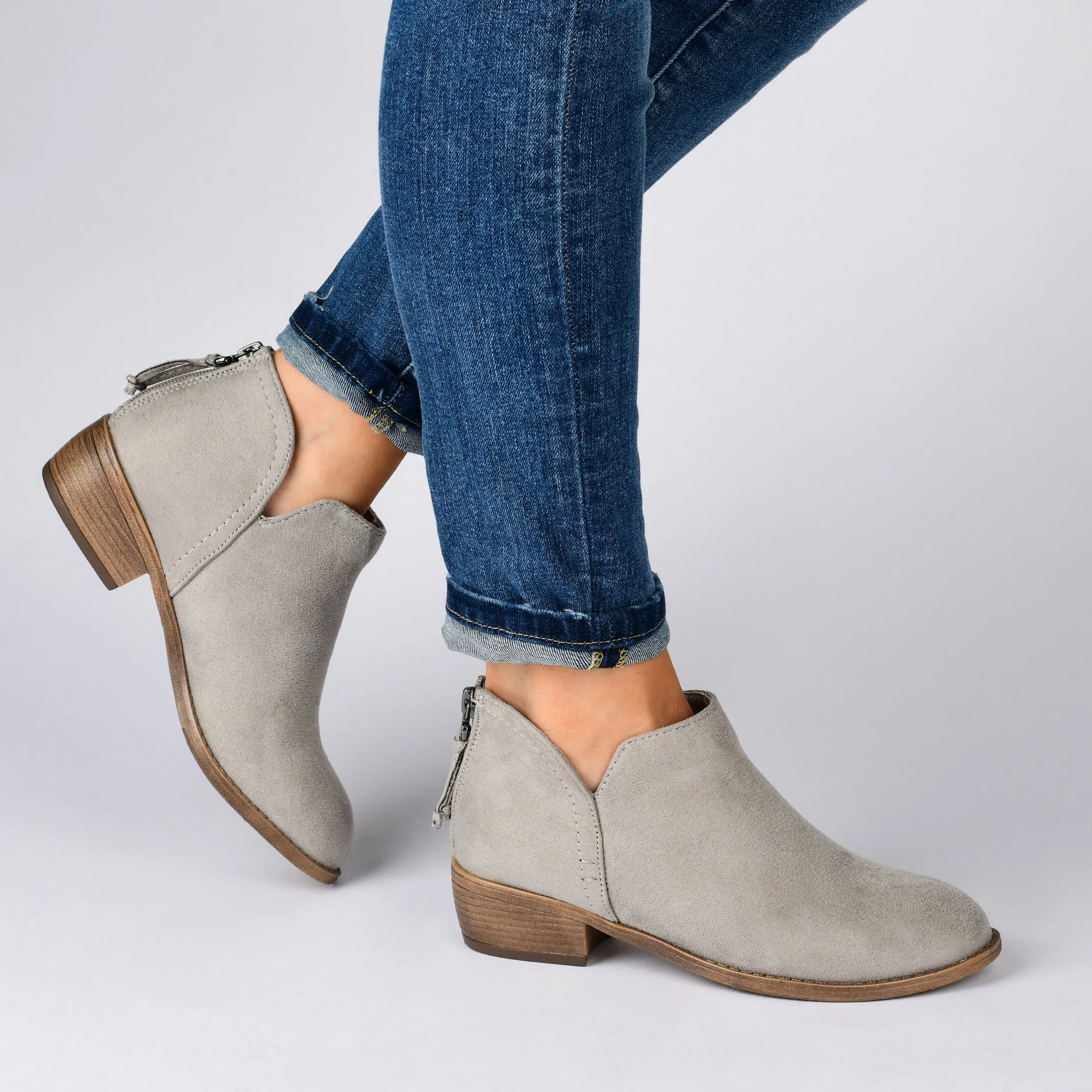 Journee Collection Women's Livvy Bootie