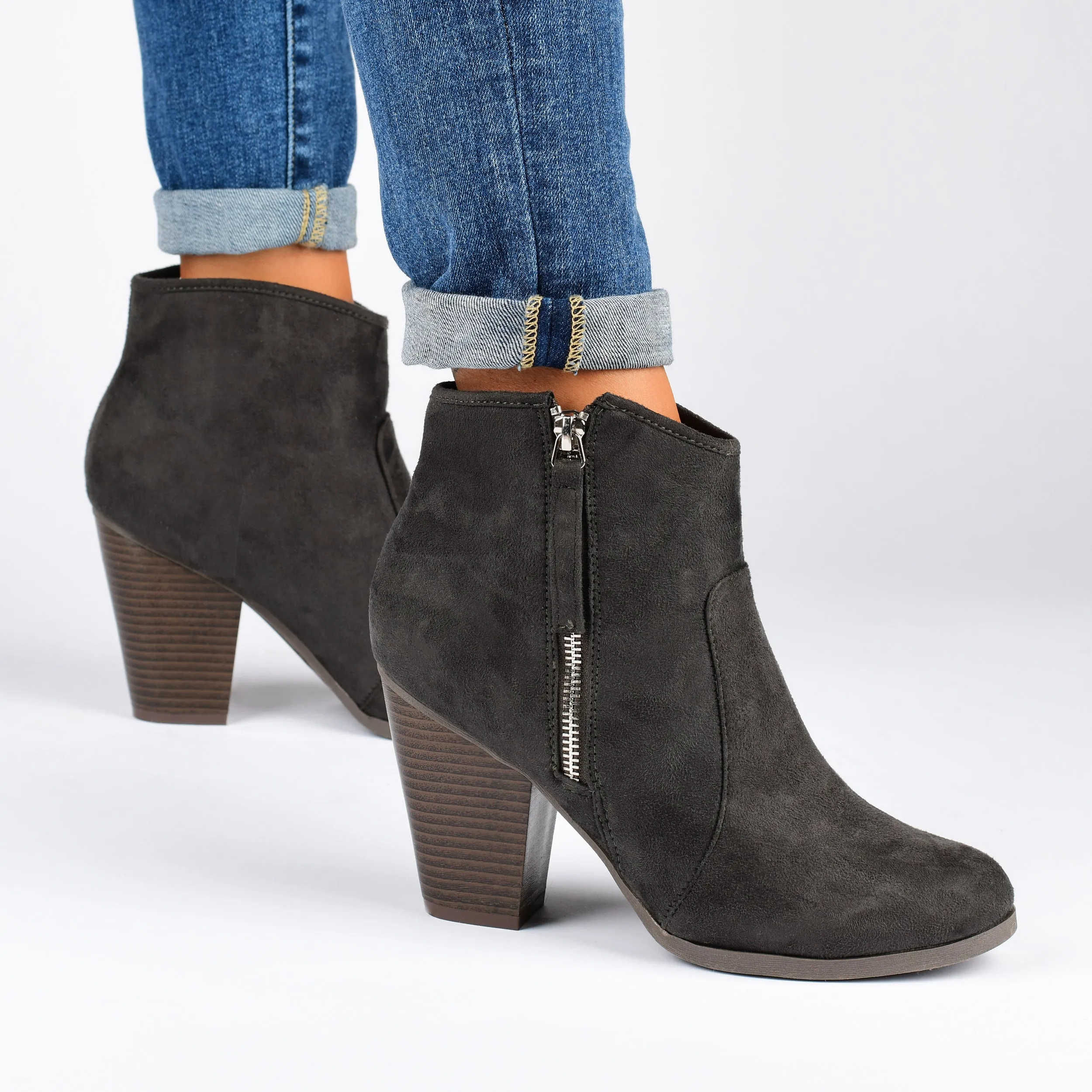 Journee Women's Wide Width Link Bootie