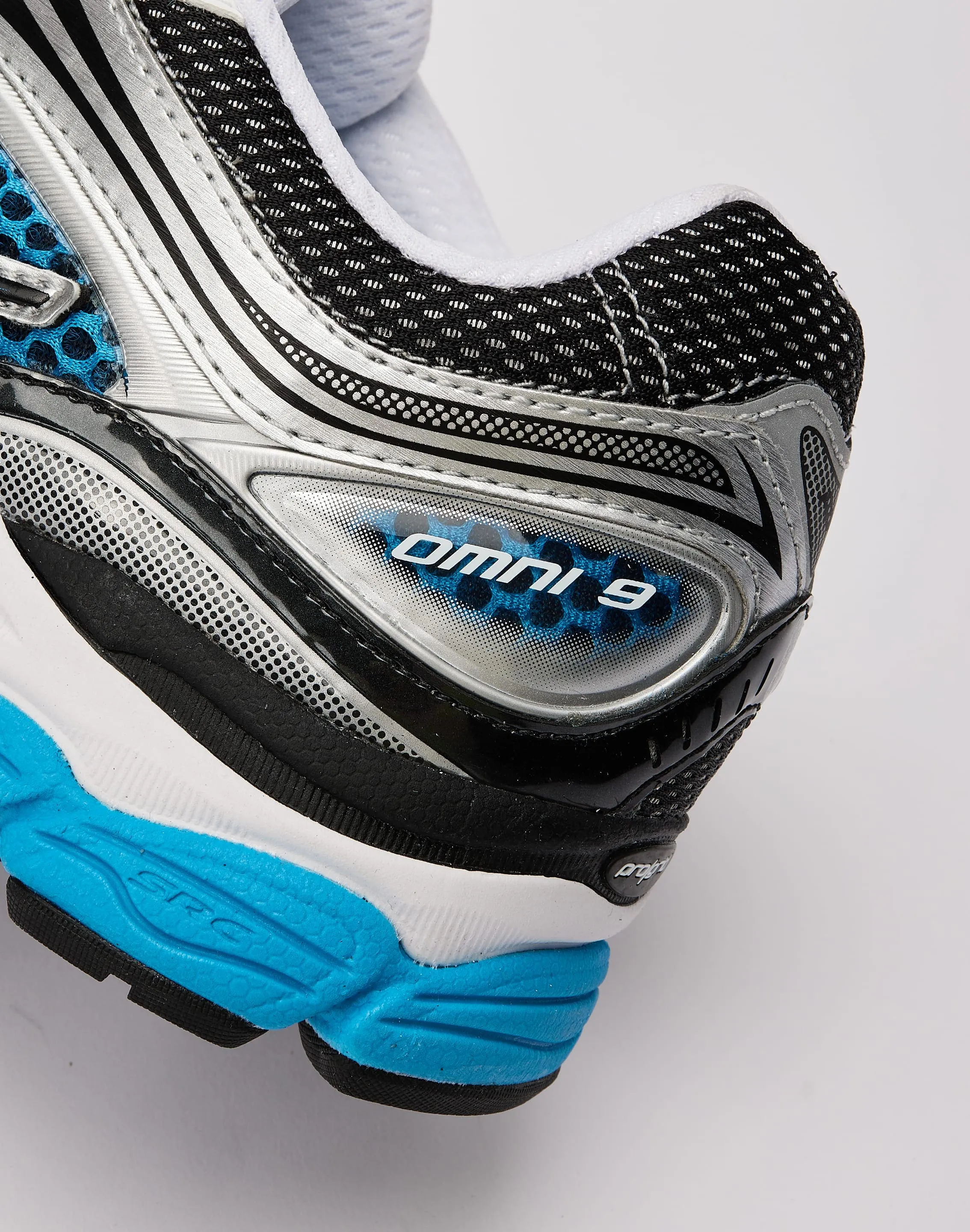 Saucony ProGrid Omni 9