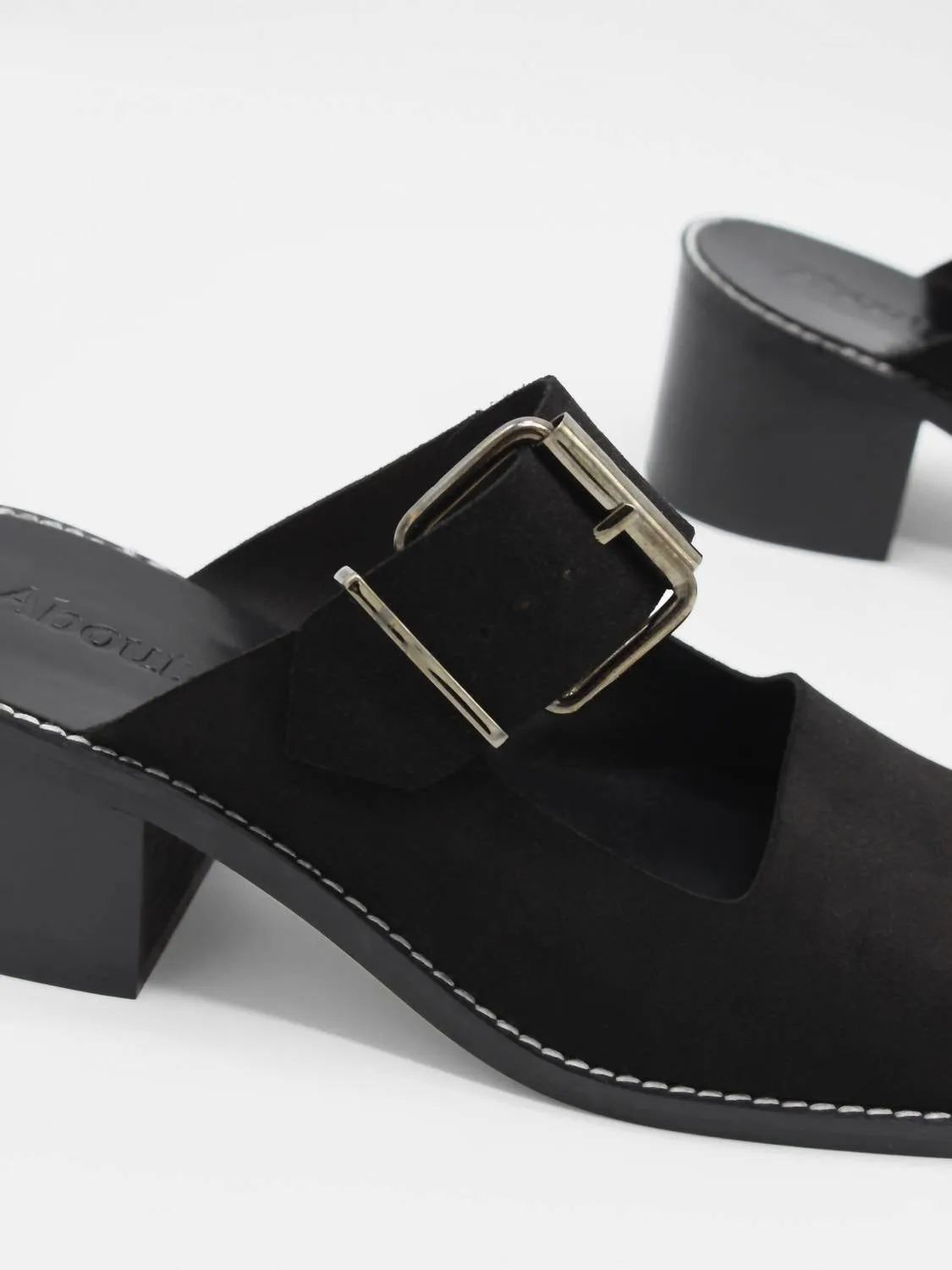 Women's Avi Mule In Black