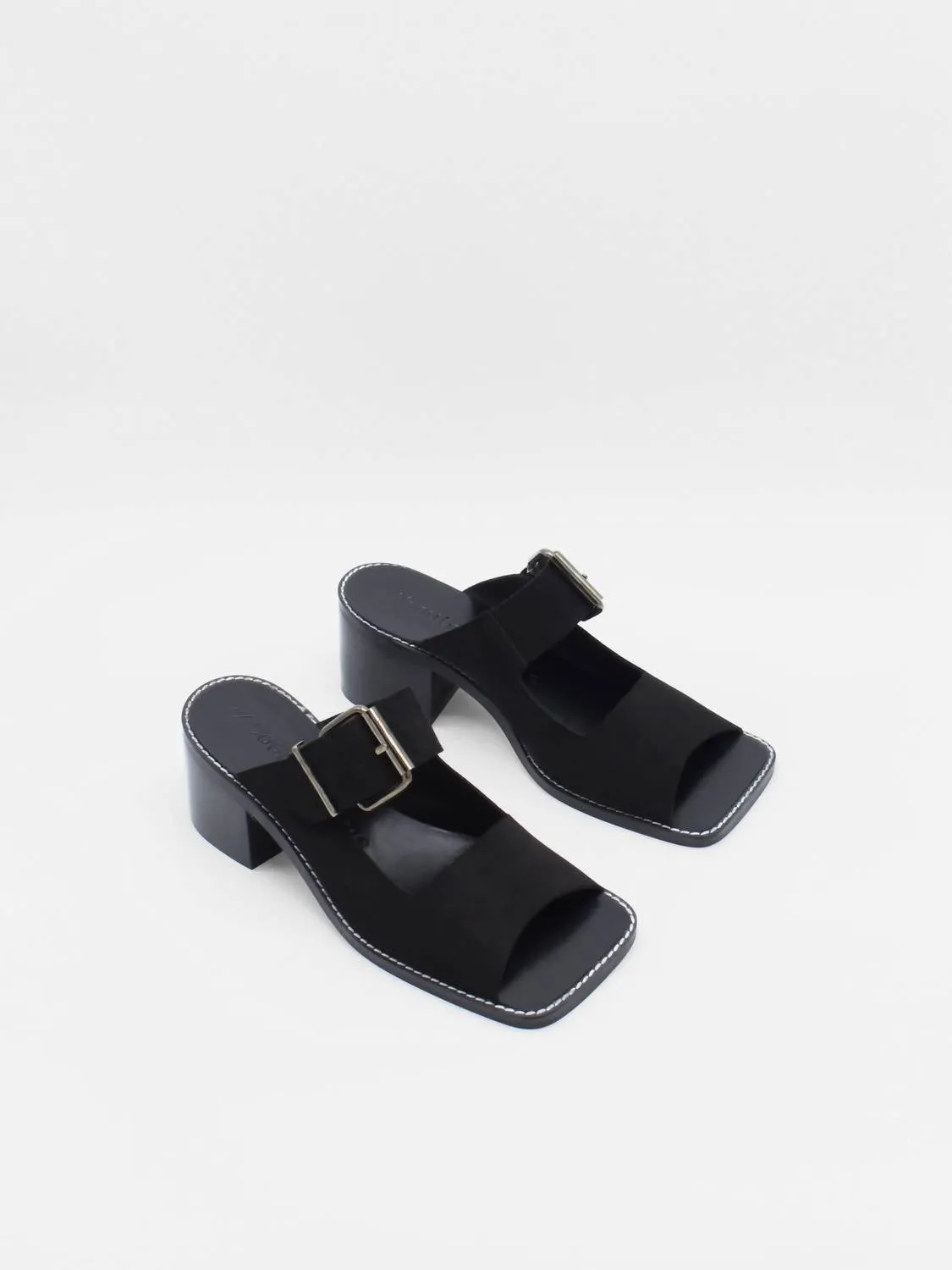 Women's Avi Mule In Black