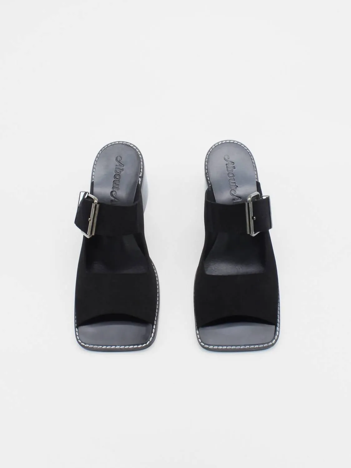 Women's Avi Mule In Black