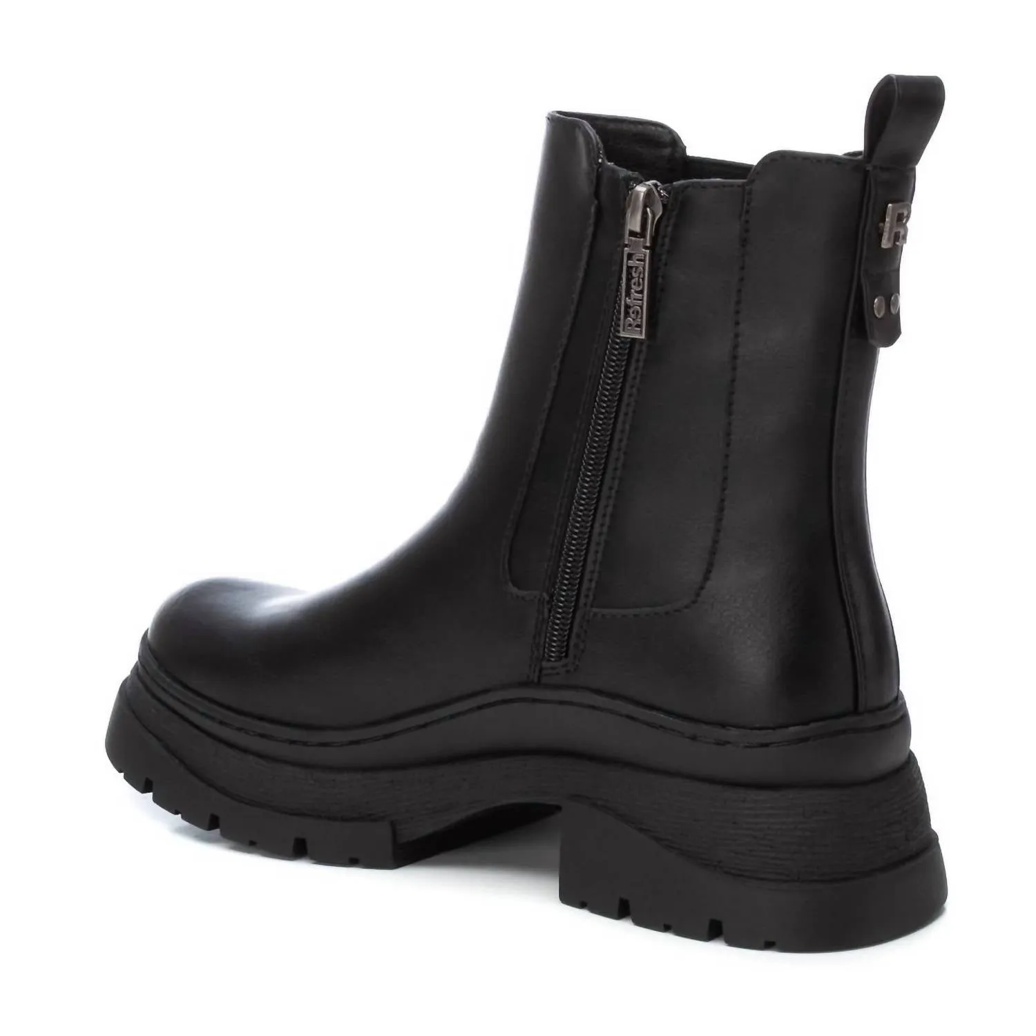 Women's Chelsea Booties In Black