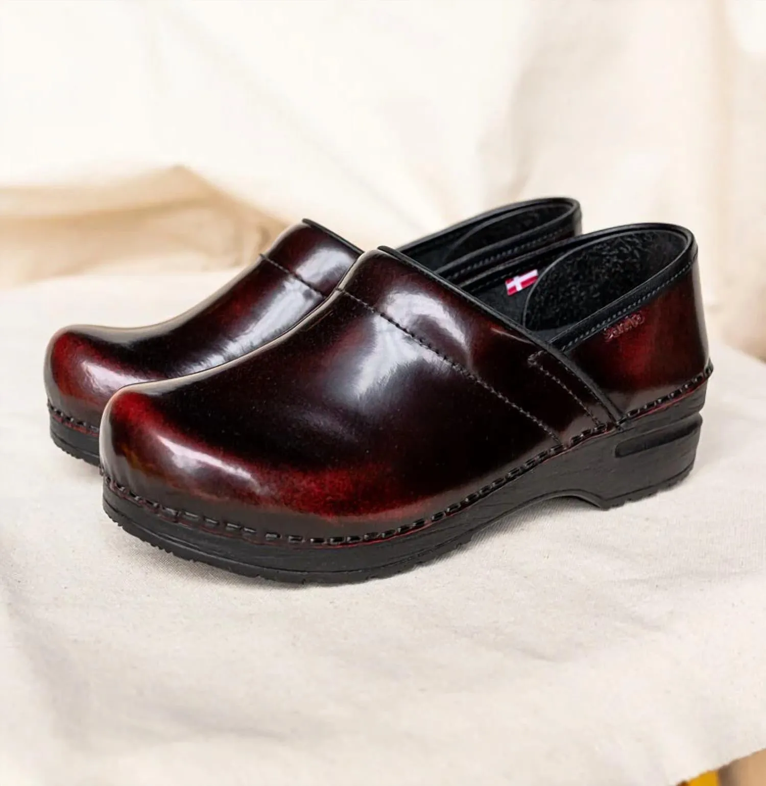 Women's Original Professional Cabrio Clog In Bordeaux
