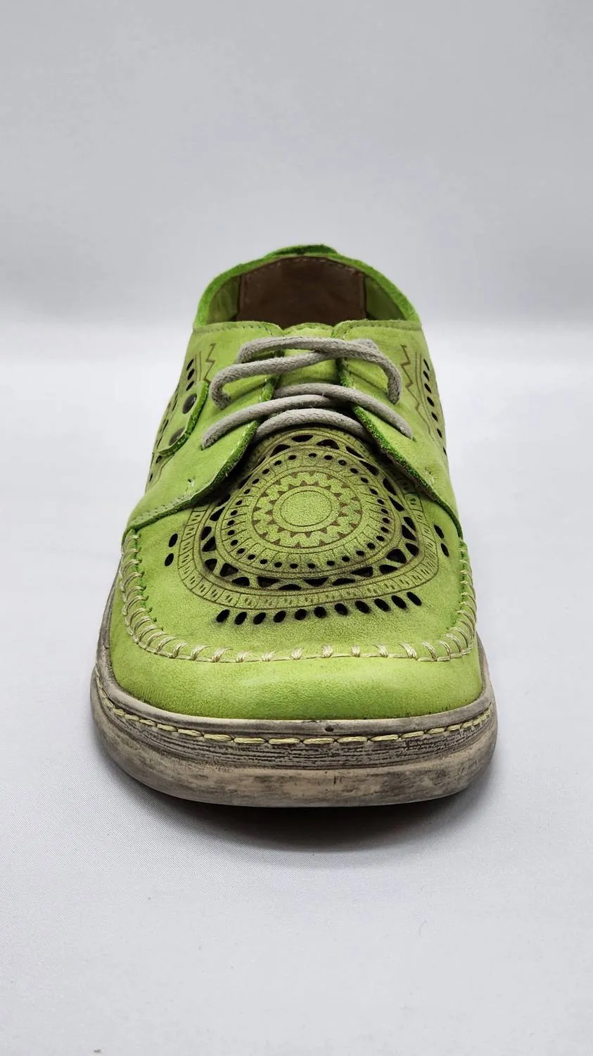 Women's Timeless Low-Top Leather Shoes In Green